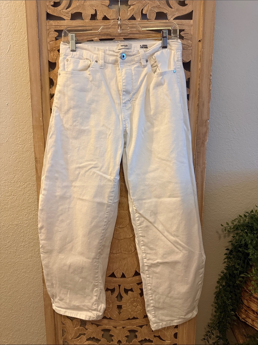 kensie White High-Rise Barrel Jeans